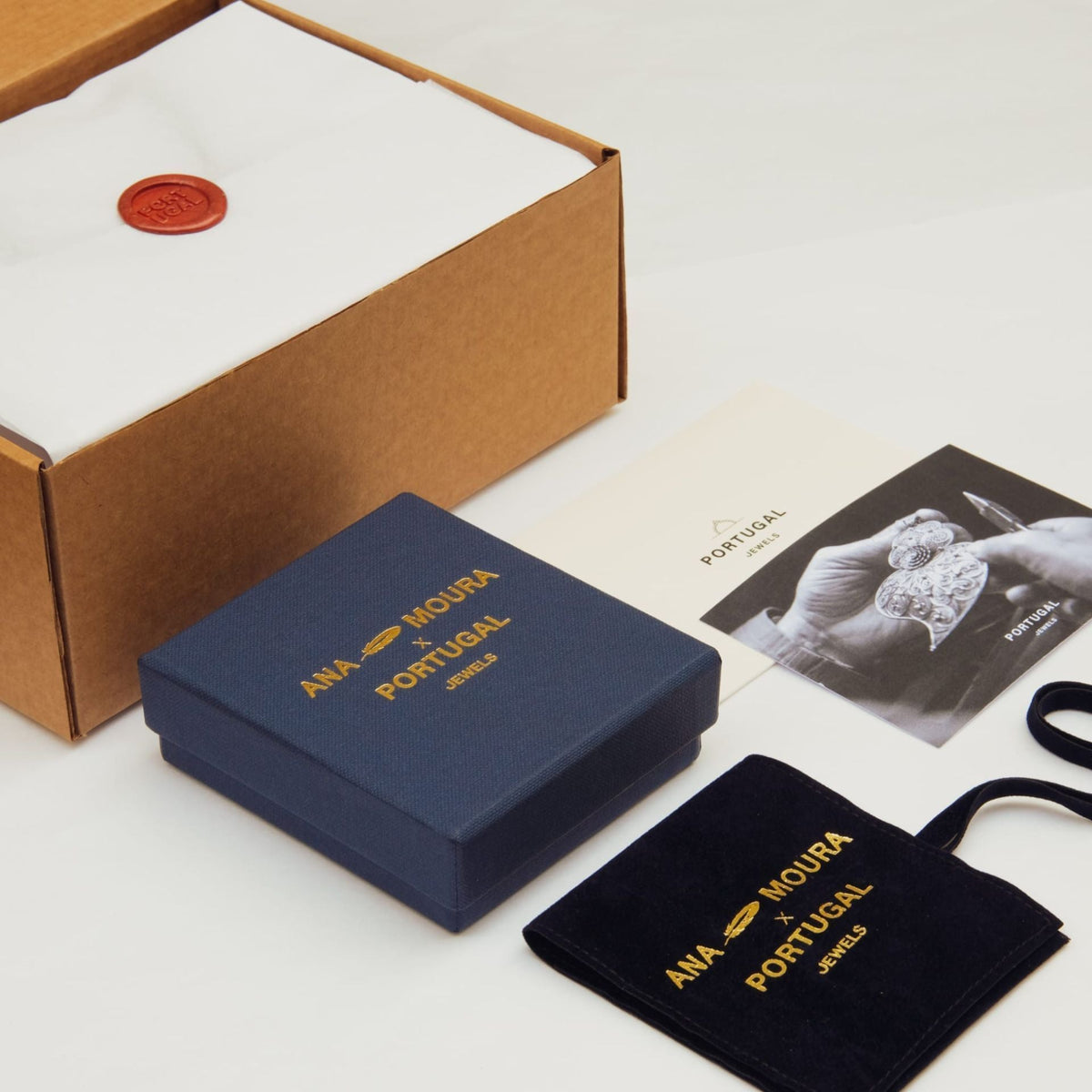 Brincos Pomba Vermelho em Prata Dourada