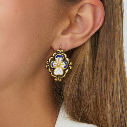 Brincos Barroco Esmalte Azul em Prata Dourada