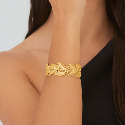 Pulseira Folhas em Prata Dourada