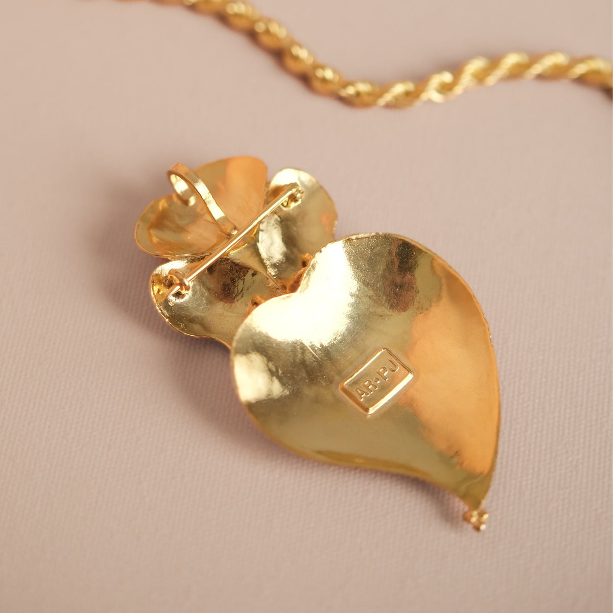 Colar Coração da Amália em Prata Dourada