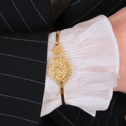 Pulseira Escrava Brinco à Rainha em Prata Dourada