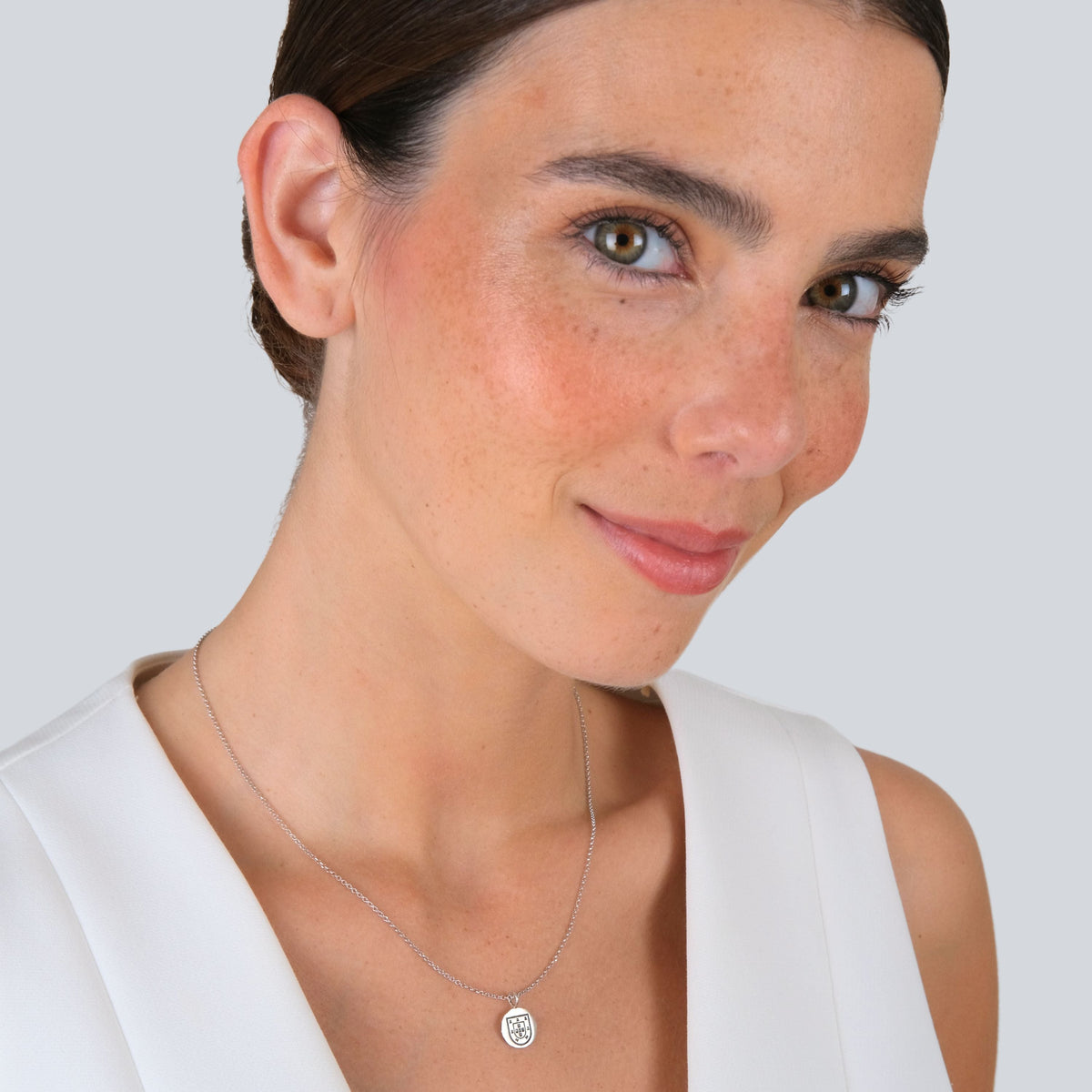 Colar Escudo em Prata