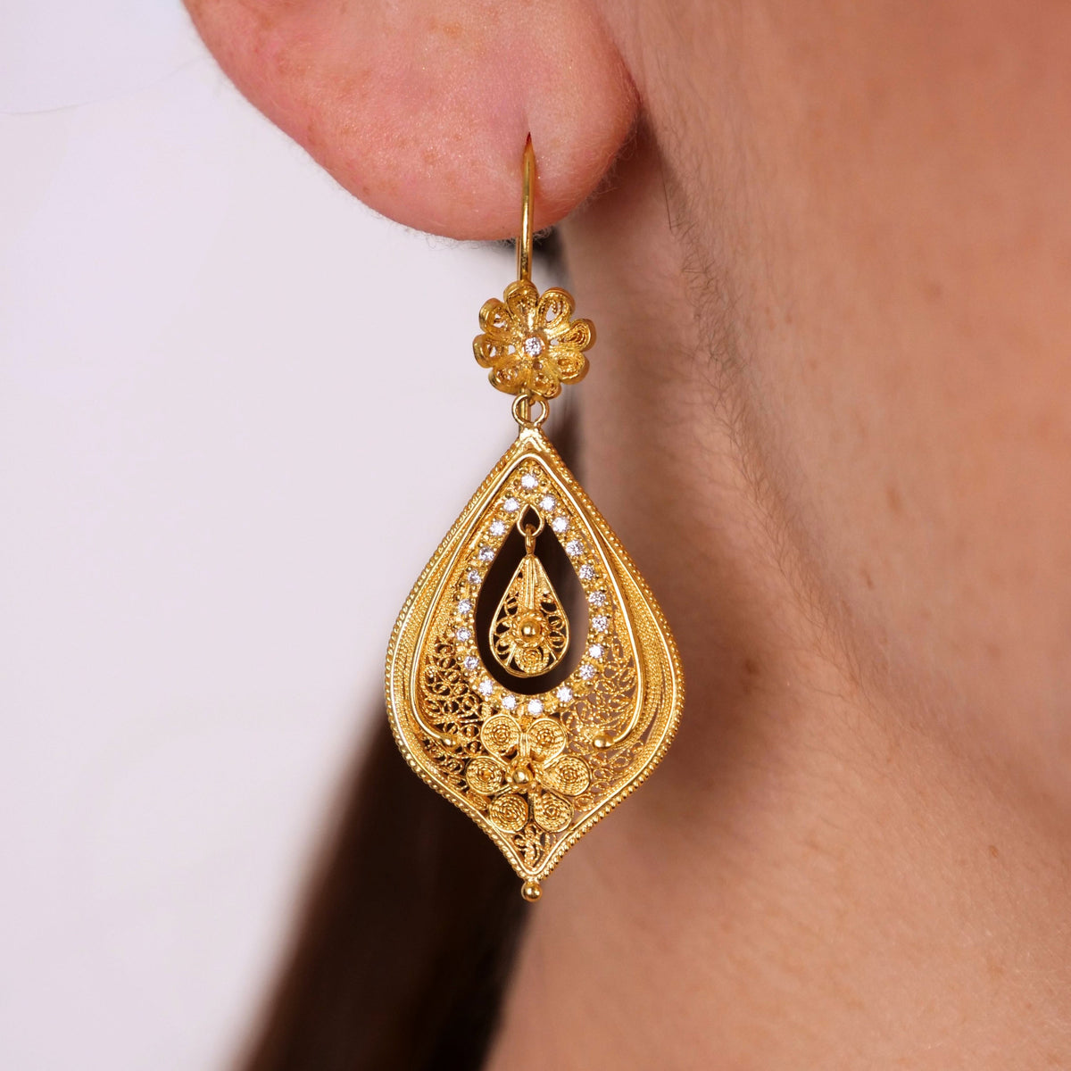 Brincos Lágrima Flor em Ouro 19,2Kt com Diamantes